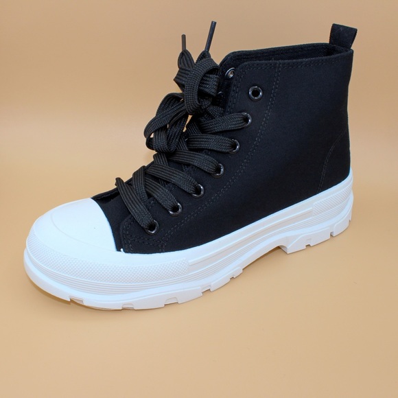 Black sneakers - Picture 3 of 4